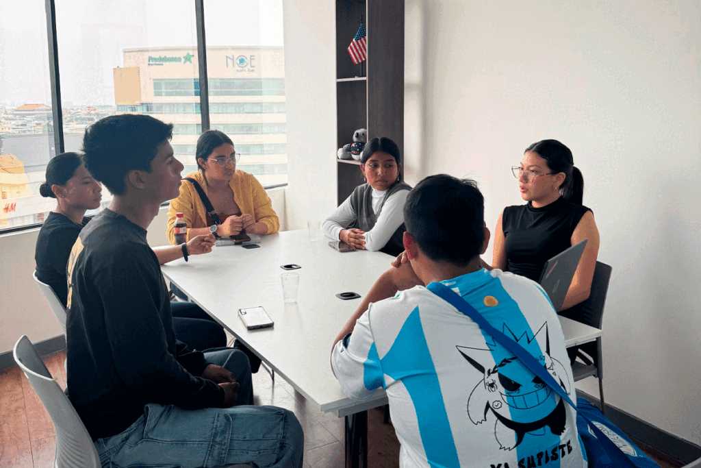 Recibe orientación especializada para elegir el programa que más se adapta a tus metas y sueños profesionales. con forever experience