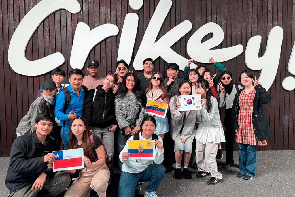 Estudiantes en Crikey participando en el programa de Maestrías de Forever Experience.